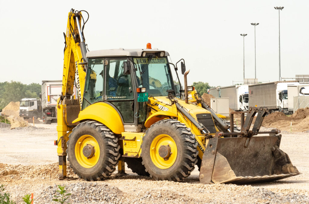 Bager utovarivač NEW HOLLAND B115 - Jadran doo Beograd