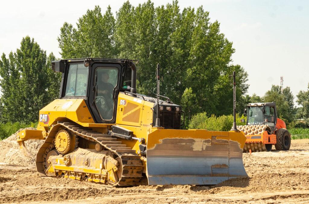 Buldožer CAT D5 - Jadran doo Beograd